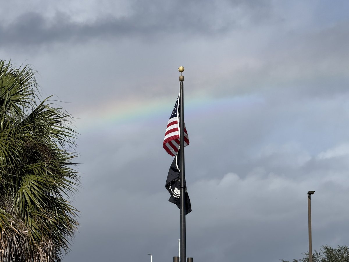 realTimB's tweet image. Rainbow and “Old Glory” spotted in Cocoa, FL this morning, thanks to sunshine and showers in the area @NbergWX @spann #FLwx