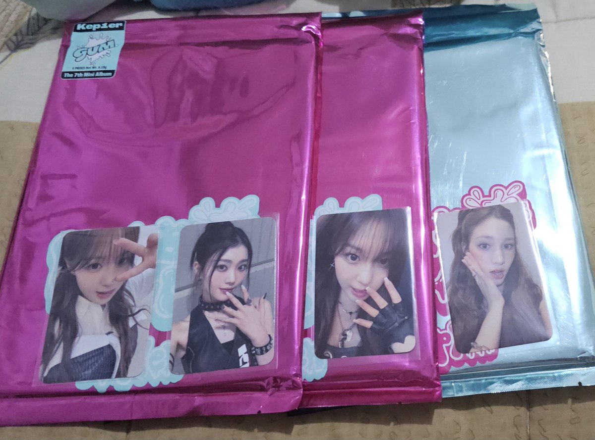 WTS Kep1er Bubble Gum
‼️ONHAND 

Sealed album - 350 // 650 set

Event PC - 350
Xiaoting
Chaehyun 
Hiyyih

Album + PC - 650

DM if interested 😊