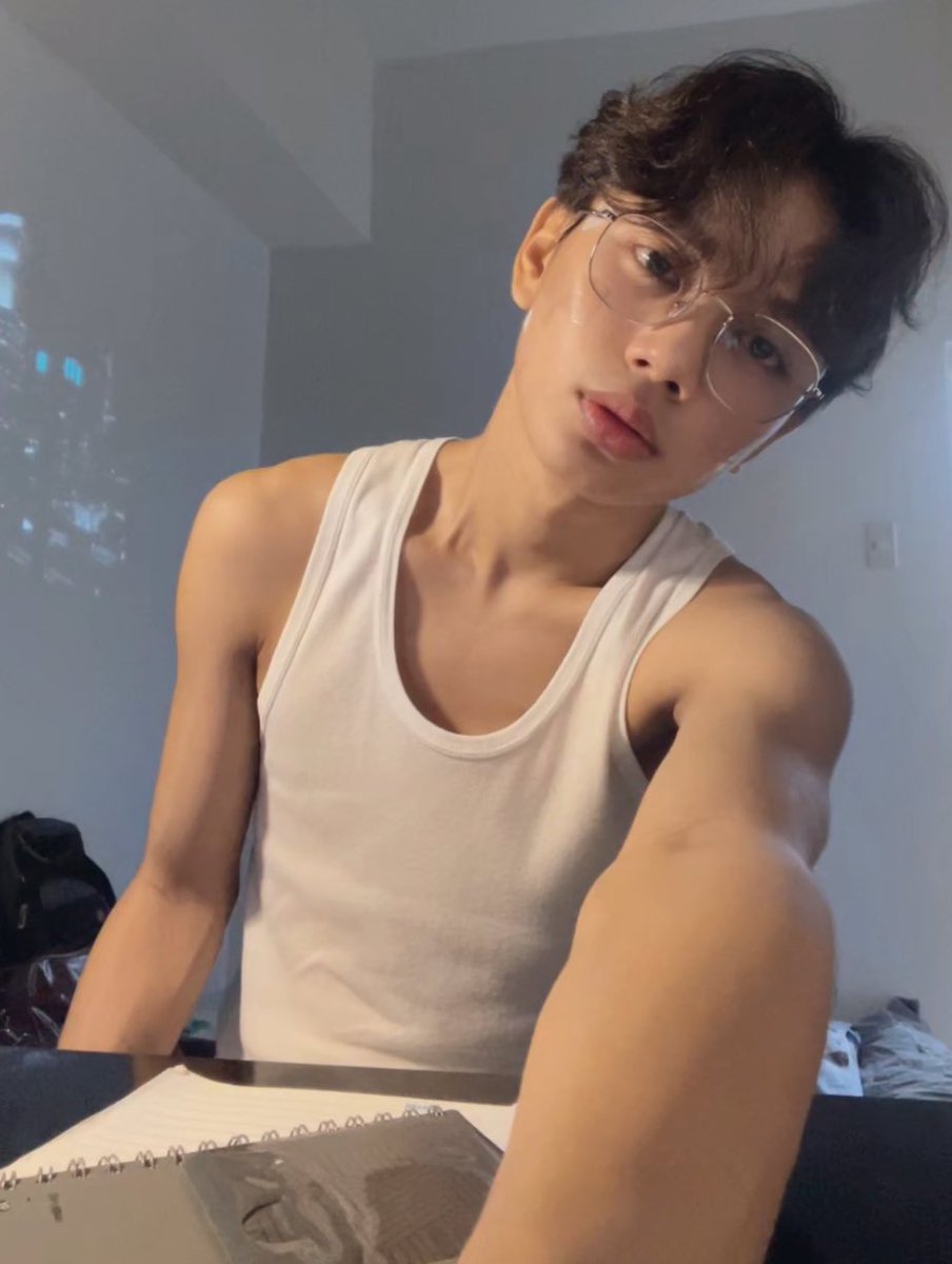 Its_SATVRN's tweet image. Hi, im satvrn 
——————————————————
About me:

- 21, gemini
- In College, Dentistry 
- Likes to do Arts, Dancing, Cooking &amp;amp; Baking
- Reads BL, Watches Anime, Fantasies, Sci-Fi, Mixed music taste