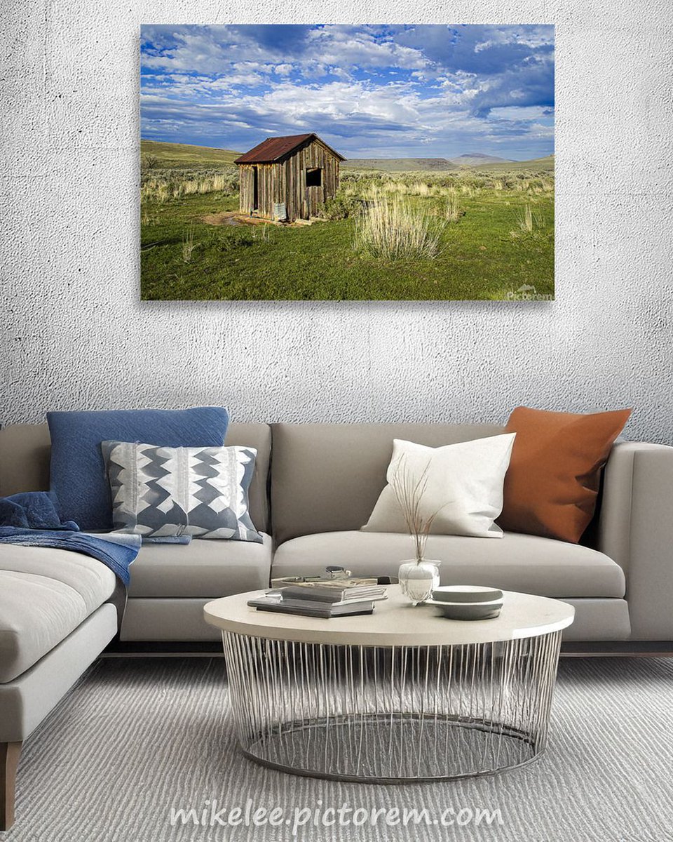 tpeakphotos's tweet image. An old line shack catches golden light under striking April skies in Lassen County’s Smoke Creek Desert—raw, rustic, and wide open.

buff.ly/W3oeA73 

#rusticdecor #tpeakphotos  #westernphotography