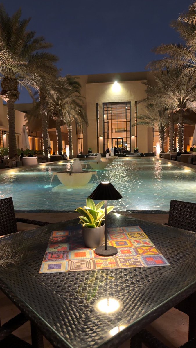 mon221111's tweet photo. مساء النور ✋

إبتسامة لطيفة ونفس قنوعة
هكذا تعيش جمال الحياة.🕊️ https://t.co/LGOVVoyg67