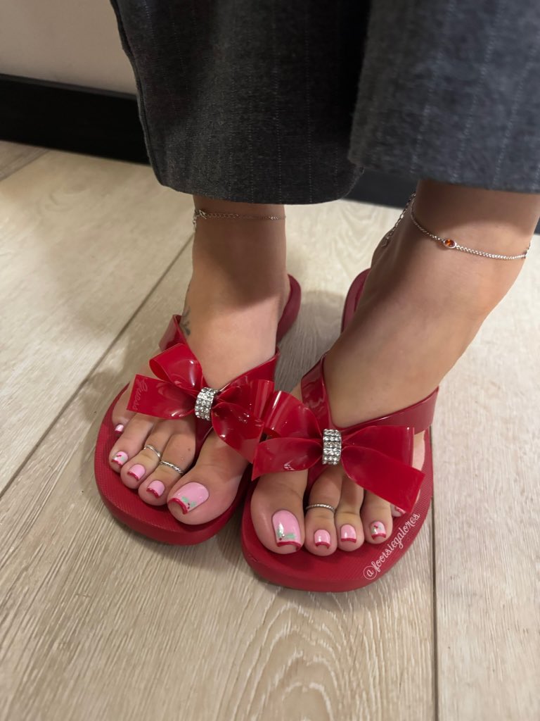 It’s getting Christmassy at work! Rate my footwear of the day out of 10 🎄