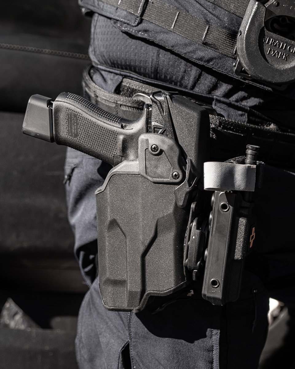 Blade_Tech's tweet image. VALOR® DUTY HOLSTER

The front mounting plate with Tek-Mount® Mini lets you attach tourniquets and other accessories directly to your holster.
Configure your setup for quick access and keep critical gear exactly where you want it.
Modular, mission-ready performance built to…