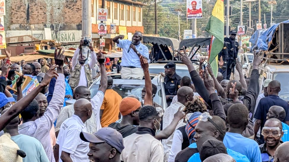 FDCOfficial1's tweet photo. Hope and Change in Masaka City
From trading centers to communities, Rt. Hon. Nathan Nandala Mafabi is bringing economic solutions straight from the FDC manifesto.
#FDCManifesto #MasakaCity #EconomicEmpowerment https://t.co/bLghoMEFLR