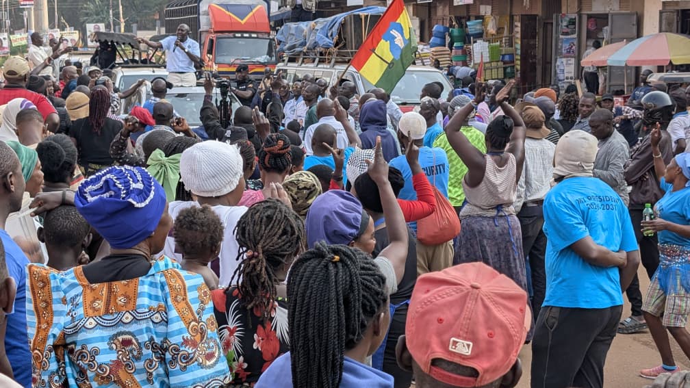 FDCOfficial1's tweet photo. Hope and Change in Masaka City
From trading centers to communities, Rt. Hon. Nathan Nandala Mafabi is bringing economic solutions straight from the FDC manifesto.
#FDCManifesto #MasakaCity #EconomicEmpowerment https://t.co/bLghoMEFLR