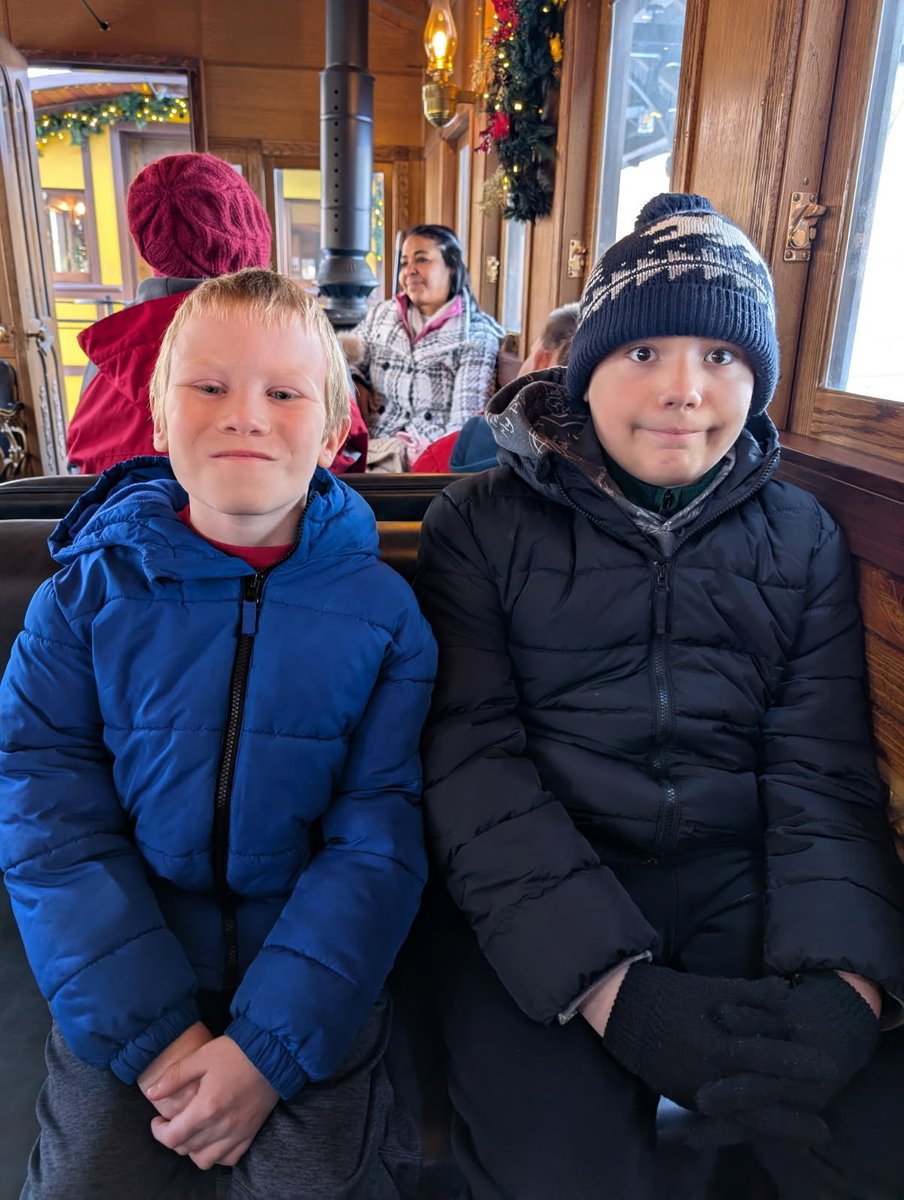 pinestreetelem's tweet photo. Field Trip means a holiday train ride! ⁦@MrsGeorge_Rm5⁩ ⁦@PalmyraSchools⁩ https://t.co/6UEEf4hQ57
