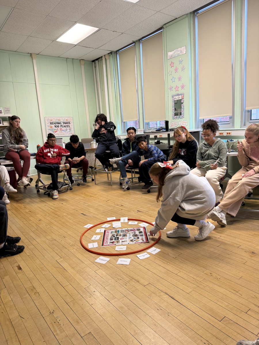 Tracey Hanes tweet media