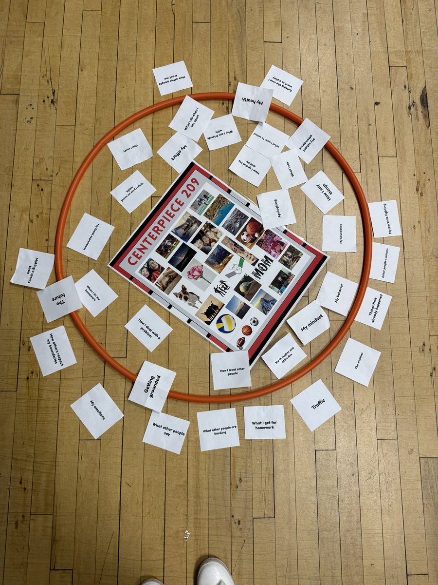 Tracey Hanes tweet media