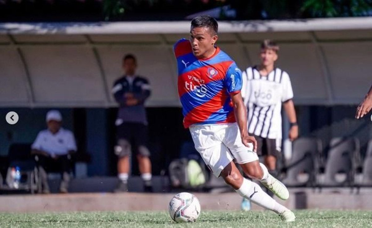 Héctor Bobadilla se sumará a la pretemporada del Ciclón.
Su continuidad dependerá de la evaluación Bava, quien definirá si entra en el proyecto o si se le busca club.
En paralelo, sigue la búsqueda de un “9” ante las ausencias de Amarilla y Araujo en el arranque de la temporada.