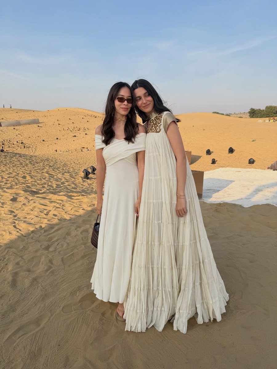 ananyaworldwide's tweet photo. Looney dunes 🏜️🌵🦂🤎 https://t.co/K2DxVNBqW1
