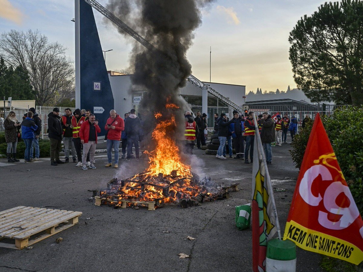 leprogreslyon's tweet image. 📢  « Si #SaintFons n’est pas bien, c’est tous les autres sites qui sont menacés » : jour de #grève chez #KemOne ce jeudi #Rhône
Notre article ➡️ l.leprogres.fr/J7k