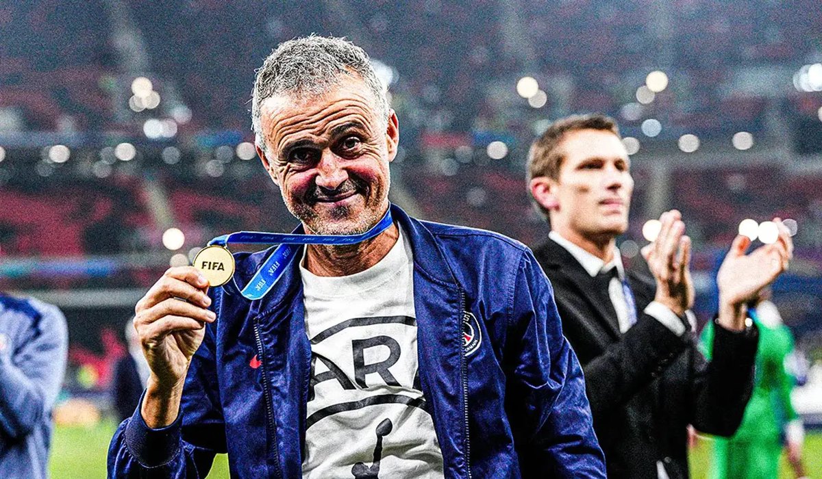 Soy la misma persona cuando gano que cuando pierdo. Eso dijo Luis Enrique cuando el Borussia D lo eliminó en semis en 2024. Año después ganó un sextete con un equipo que nunca había dado miedo fuera de Ligue 1. Junto a Pep el mejor entrenador que vieron mis ojos. Honor Lucho!👏