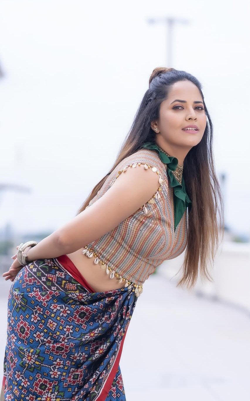 Anasuya Bharadwaj New Jabardasth: Hot Telugu Anchor and Actress iiQ8