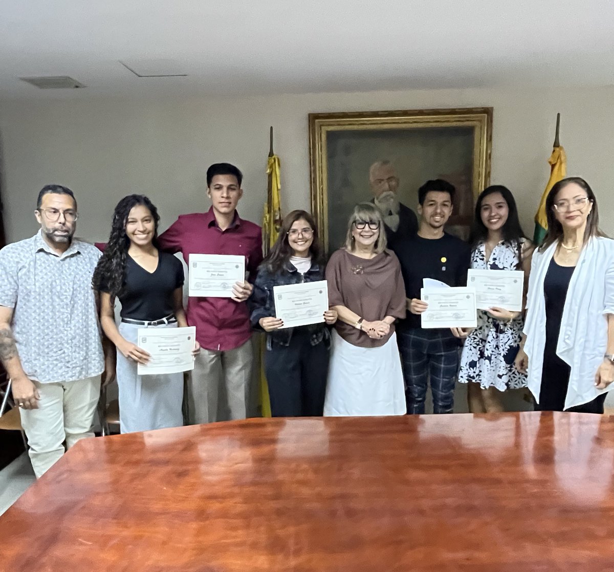 Este jueves #18Dic, la rectora <a href="/jessydivo/">Jessy Divo De Romero</a> reconoció de manera especial, la participación de estudiantes ucistas en el XXVII Festival Institucional de la Voz Universitaria UC 2025.