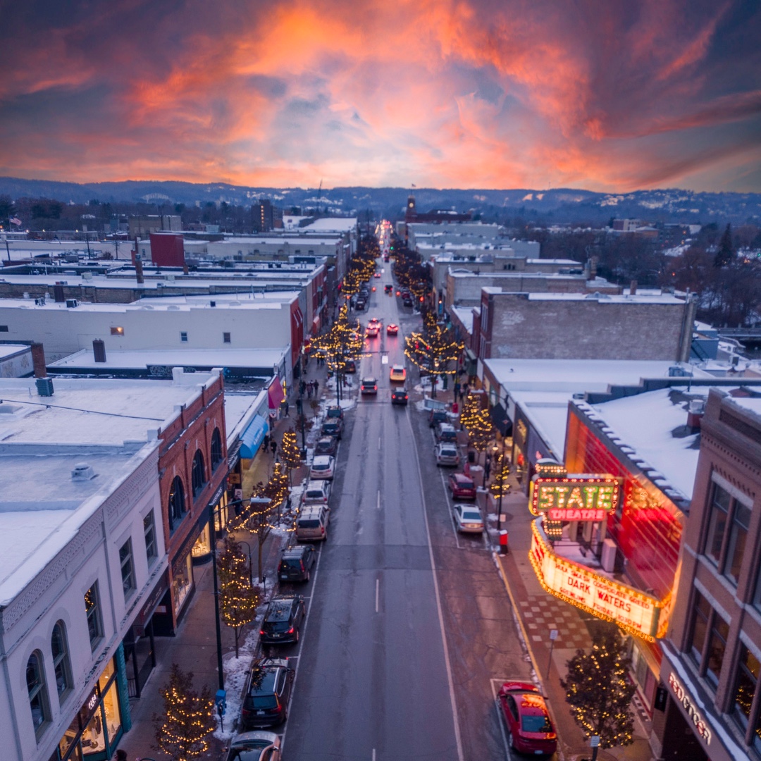 Winter in TC hits different ❄️✨ Glowing fireplaces, hearty dishes, and drinks worth bundling up for. Ready to find your new favorite spot? Read more: link.mynorth.com/TCHolidayBites