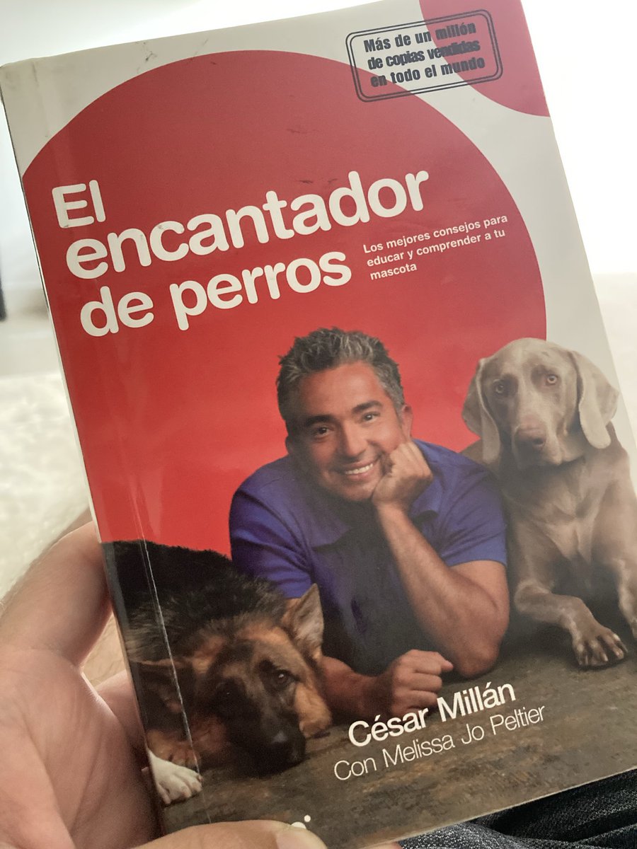 Últimos libros leídos en estos meses. Parecen tener poco o nada en común, sin embargo, uno complementa al otro, a pesar que, fueron escogidos de casualidad. Autodeterminación, amor-propio; esencia y descubrimiento; liderazgo 24/7, ejercicio, disciplina y cariño. 🫶🏻
