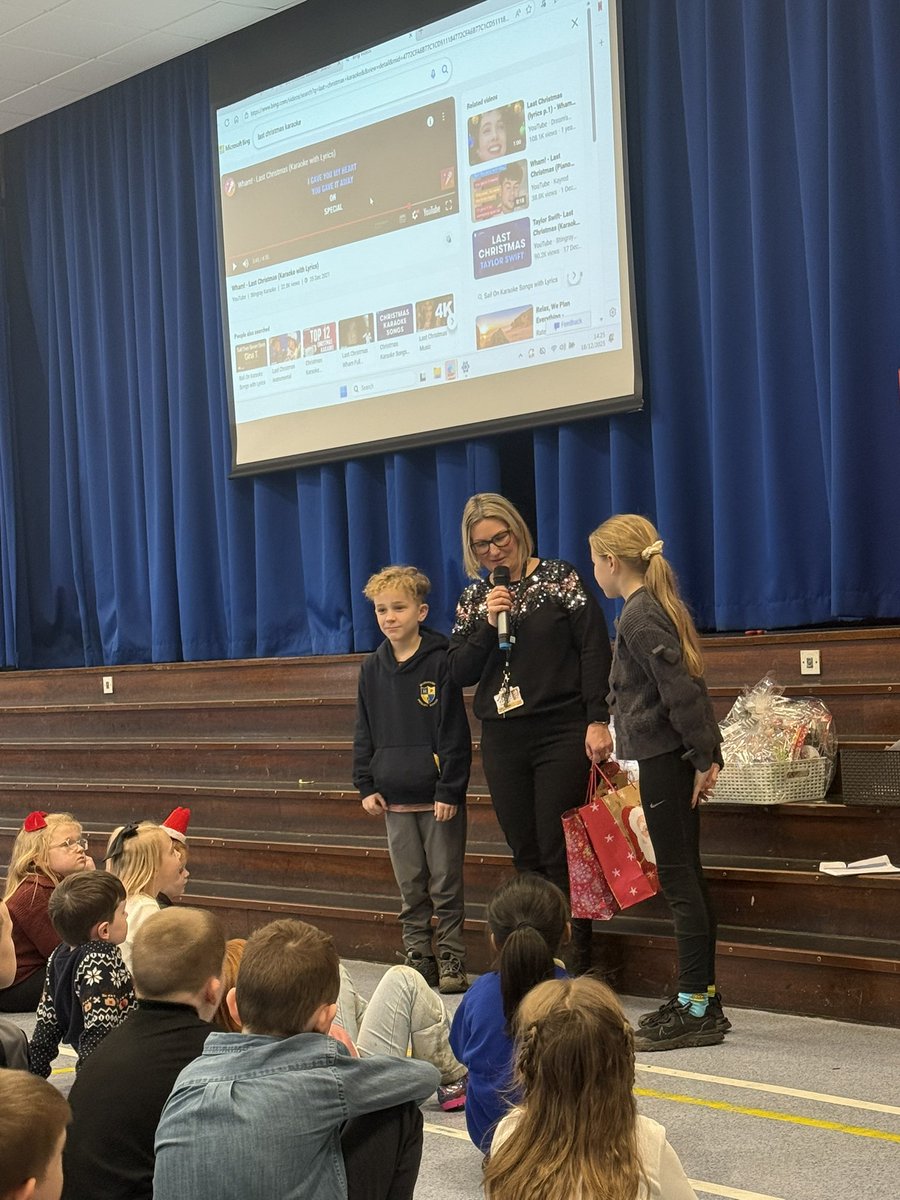 P7_MPS's tweet photo. Last day fun🤩!
Wishing you all a very Merry Christmas🎄 https://t.co/9Az6S4LKHh