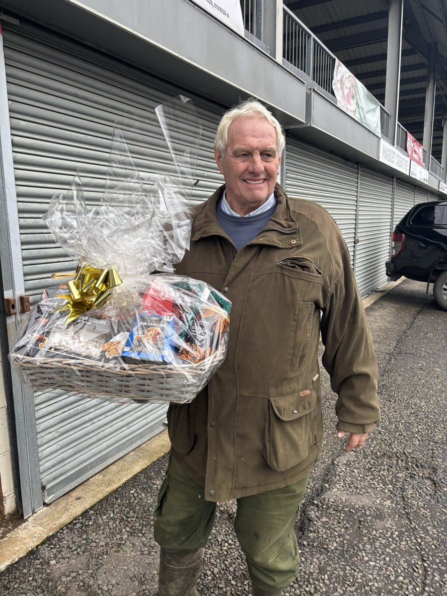 Lincsruralhelp's tweet photo. Congratulations to Ed the winner of our hamper at Melton Mowbray Market this week. Our nurses attend the market twice monthly so if you would like to pop in for a quick health check or a chat feel free to drop in. 

#healthchecks #christmasraffle #hereforyou https://t.co/0PuQr9bXT9