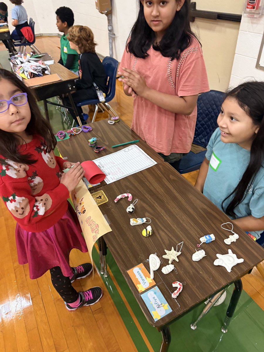 MrsJohnsonMST's tweet photo. 4th grade did an amazing job with their market day! I love to see the creativity and how hard they all work! @amanda_spear4 https://t.co/EMxkA8EtRk