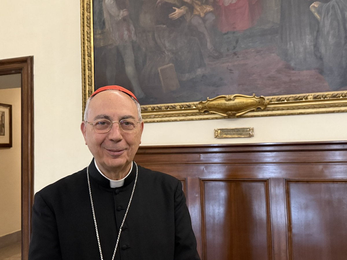 Il Protodiacono, sua eminenza il cardinale Dominique Mamberti riceve gli auguri di Natale dai vertici UFAIT. Il presidente Pierluigi De Meo, il vice Luigi D’Adamo, il portavoce Pino Finocchiaro. Palazzo della Cancelleria.
