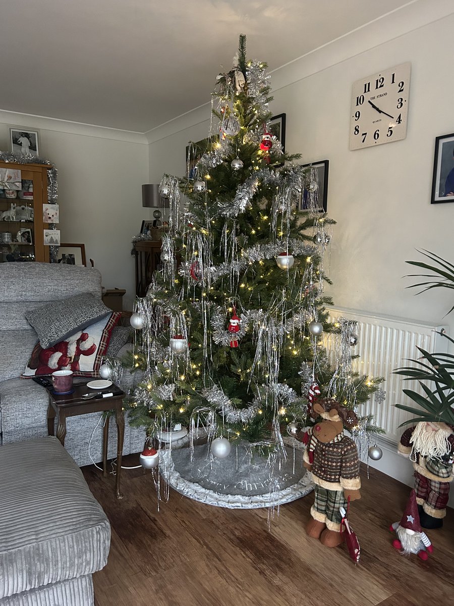 Mark_Whitworth's tweet photo. Have a great #giorange #japan #christmas https://t.co/EYmOeJXftl