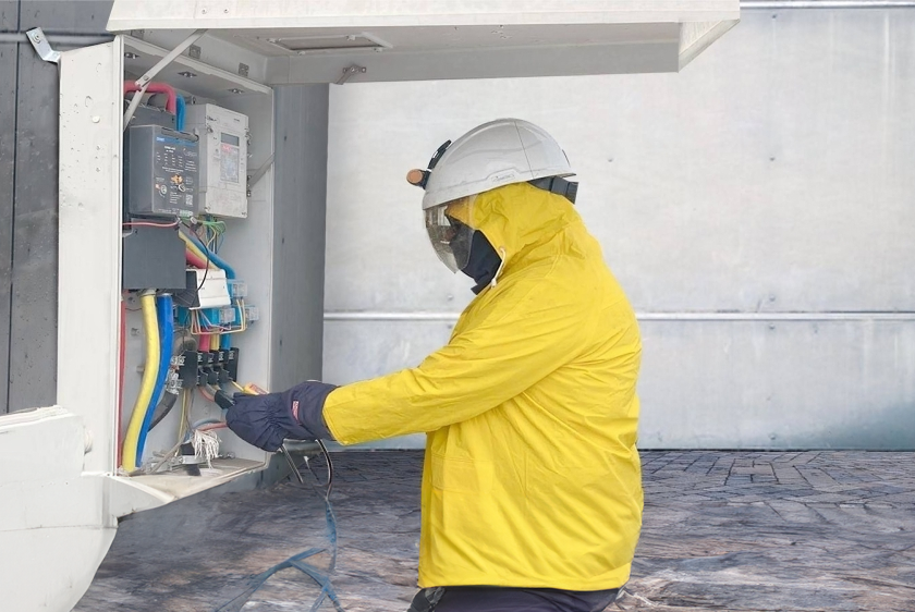 "الكهرباء" تعيد الخدمة للمشتركين المتأثرين بـ الشرقية بعد معالجة الانقطاع الناتج عن الظروف الجوية التي شهدتها المنطقة. #معكم_باللحظة 