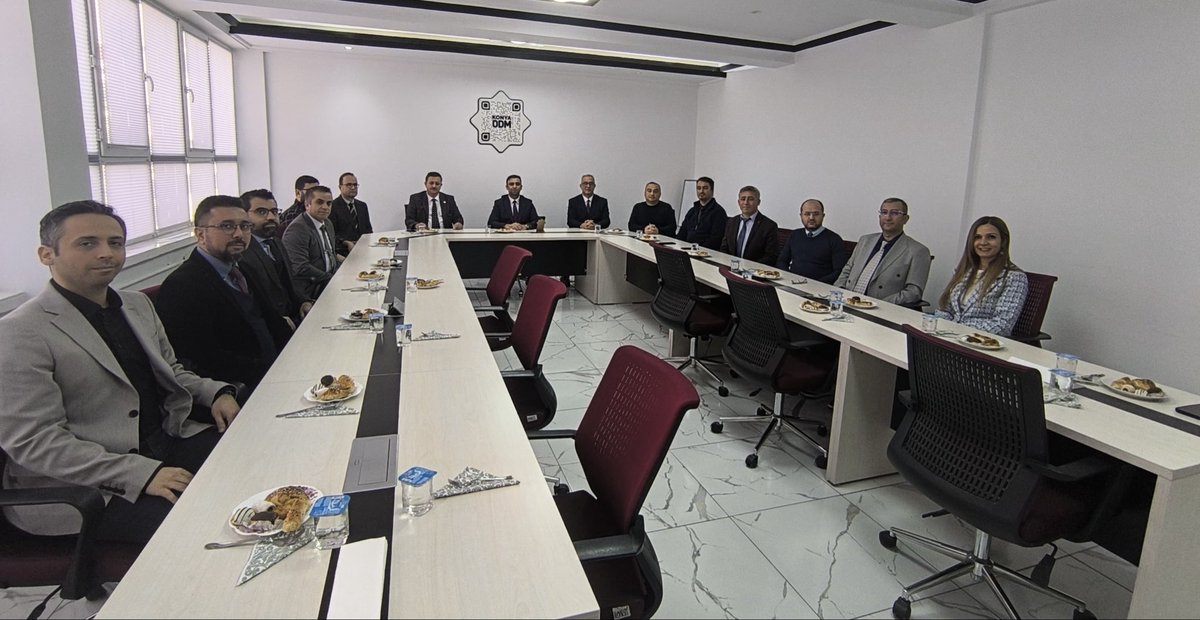 mebodsgm's tweet photo. 🔊🔊🔊
Genel Müdürümüz Sayın Erdal Kılınç, 
📍Konya Ölçme Değerlendirme Merkezi Müdürlüğünü ziyaret ederek yapılan çalışmalar hakkında merkez yönetici ve öğretmenleri ile değerlendirme toplantısı gerçekleştirdi. https://t.co/oXOGZm4MUm
