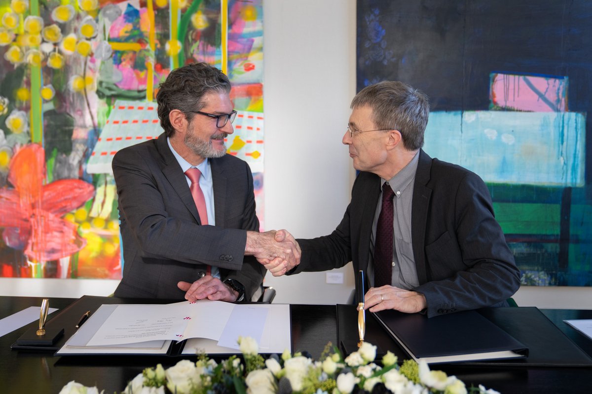 EDA_DFAE's tweet photo. 🇨🇭 La Genève internationale renforcée
La Suisse signe deux accords de statut avec l’IFFEd et Justice Rapid Response, ancrant à Genève deux acteurs clés de l’éducation, de la justice et des droits humains.
#EtatHôte #GenèveInternationale #Justice #Education https://t.co/qpfc8jfBOj