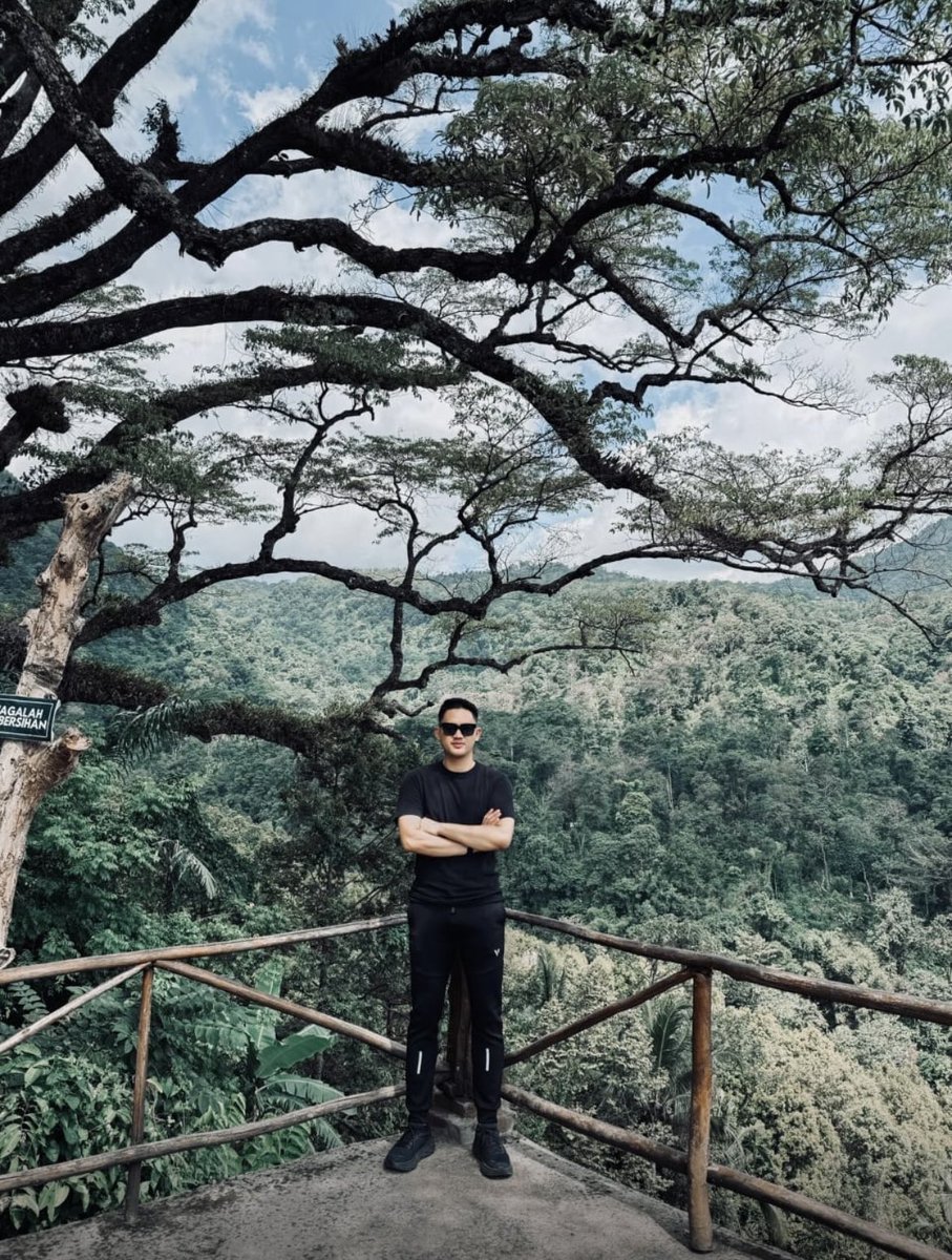aulliyeah's tweet photo. @bayitsmenow gw tambahin foto2 orangnya kek mana gaes biar kalian lebih aware sama cowo mokondo satu ini, jangan termakan bujuk rayuan siluman buaya ini😤😤 dan nih orang gapernah ngajak vc, cuma telpon biasa doang, gapernah ngepap juga, so be aware yaa https://t.co/MJJL1qbaT2