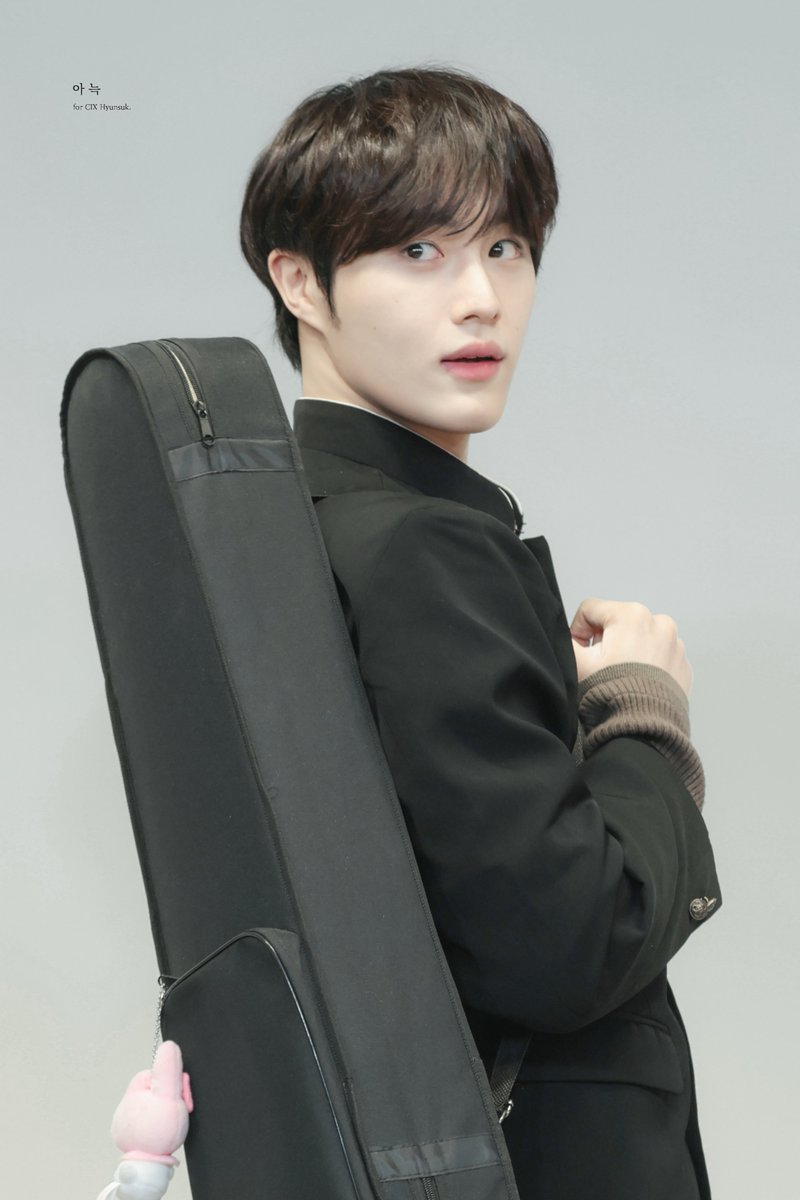 MaybeBlue908's tweet photo. 251127 팬사인회

#CIX #씨아이엑스 #HYUNSUK #윤현석 #현석
@CIX_Official https://t.co/hJn79vtMoA