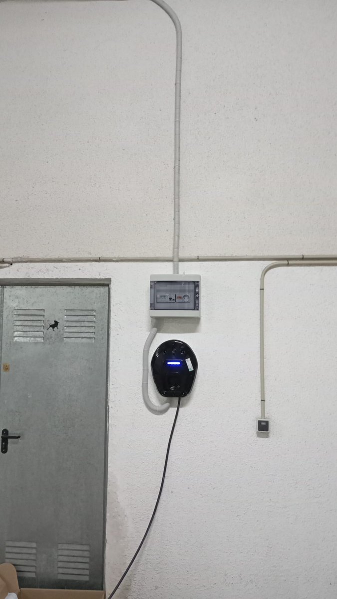 Electtroman (@electtroman_) on Twitter photo 