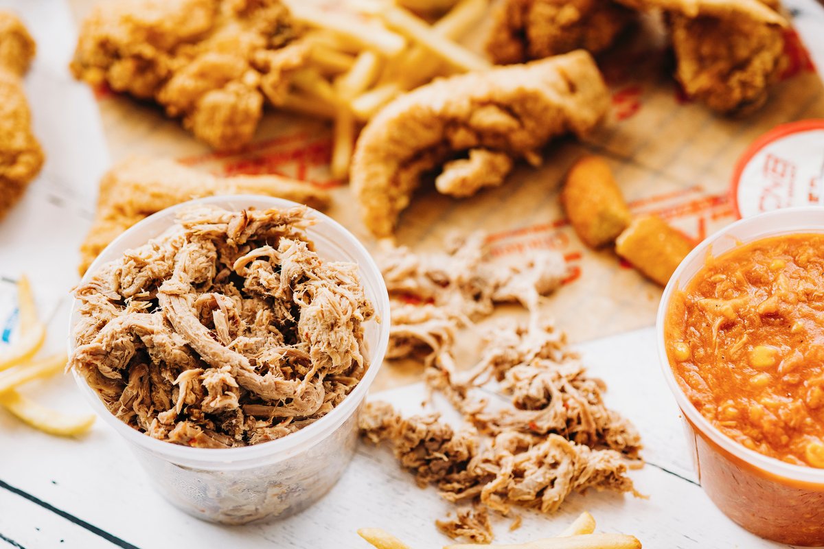 scnbnc's tweet image. Looking for a quick meal that doesn't skimp on flavor? Whether it's lunch or dinner, there are so many fast and friendly options to satisfy your cravings #brunswickstew #ncporkbbq #friedchicken #hushpuppies #scnbnc  #FoodieFavorites #39locations download our app and order today!