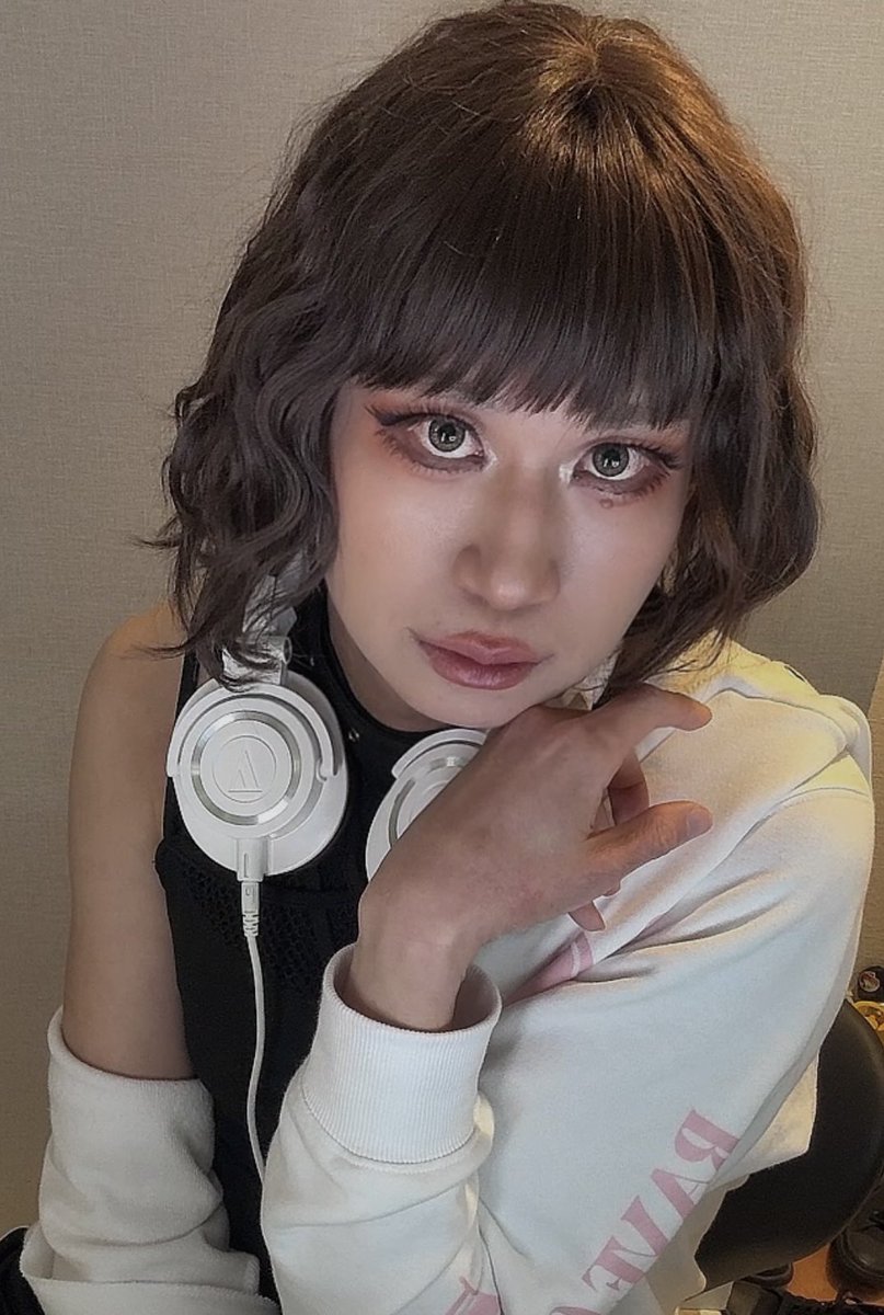 女装おじさんバッキー tweet media