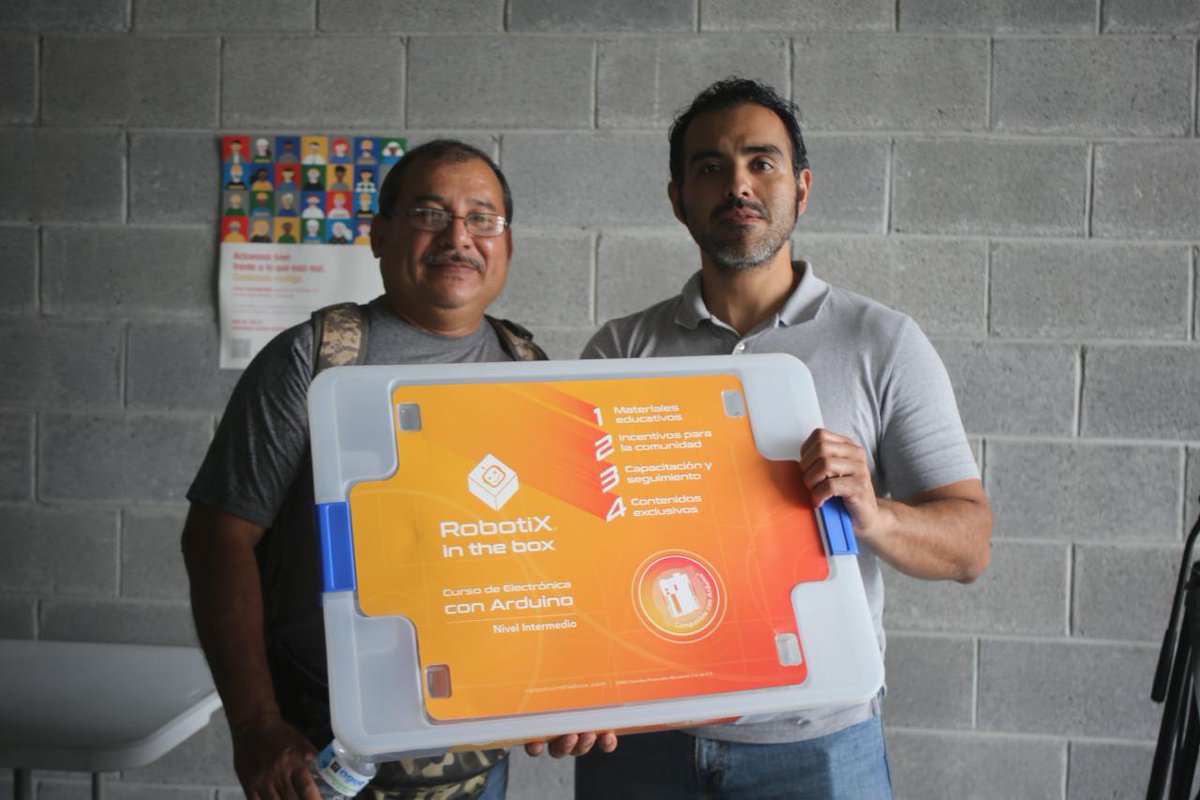 Fundación RobotiX tweet media