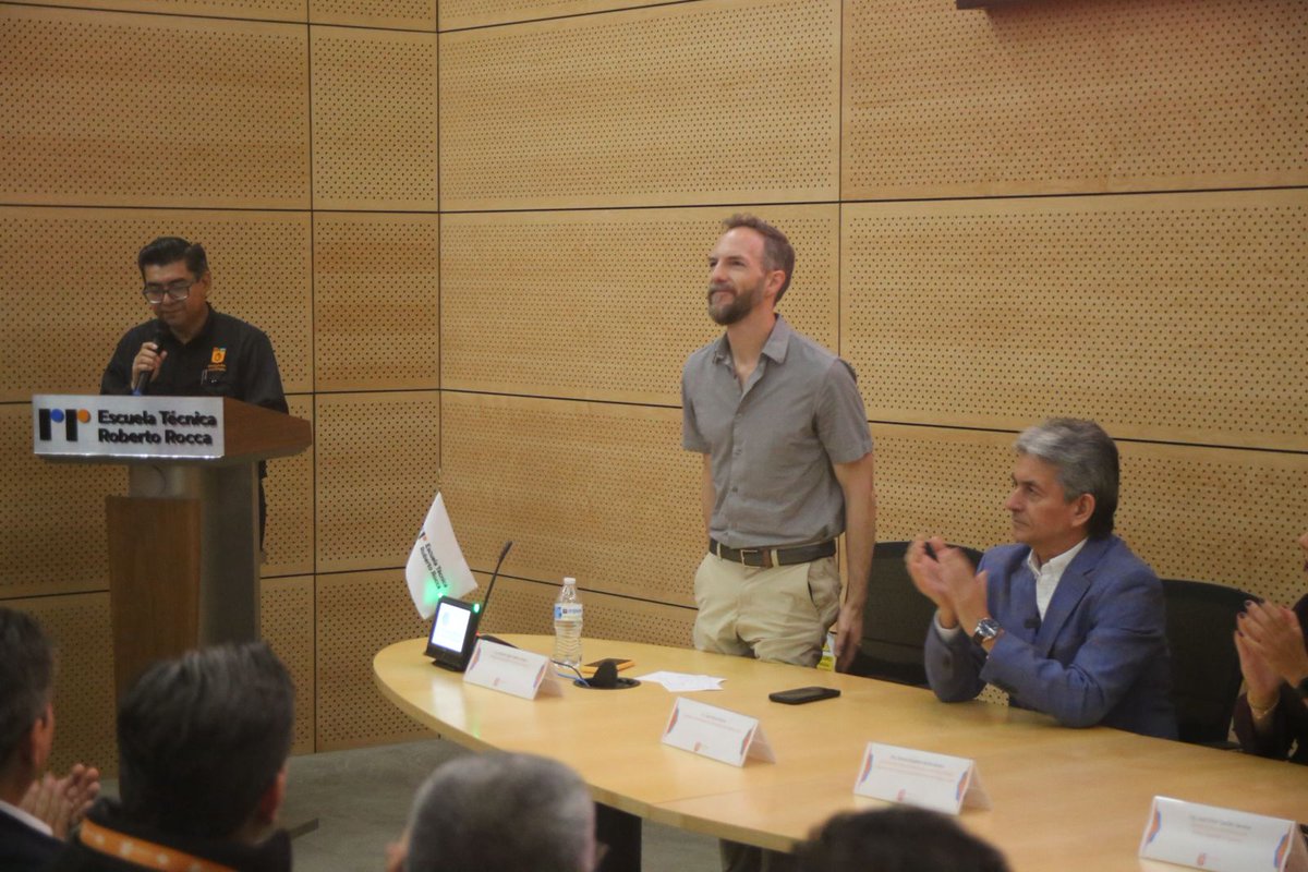 Fundación RobotiX tweet media