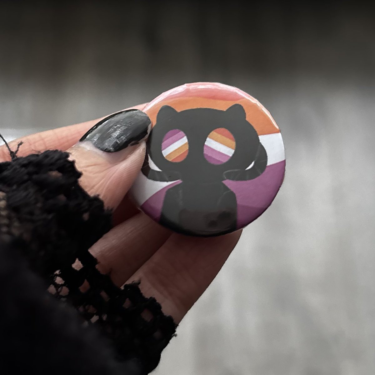 cgghoulette's tweet photo. i always thought i was bi because i feel attracted to a very specific type of fictional men (coughs, ghost papa’s).
But it’s just fictional. I never felt attracted to real men, not even once. I’ve learned to accept that.

re-bought my bestie’s pin 🧡 https://t.co/CBniFdHsU1