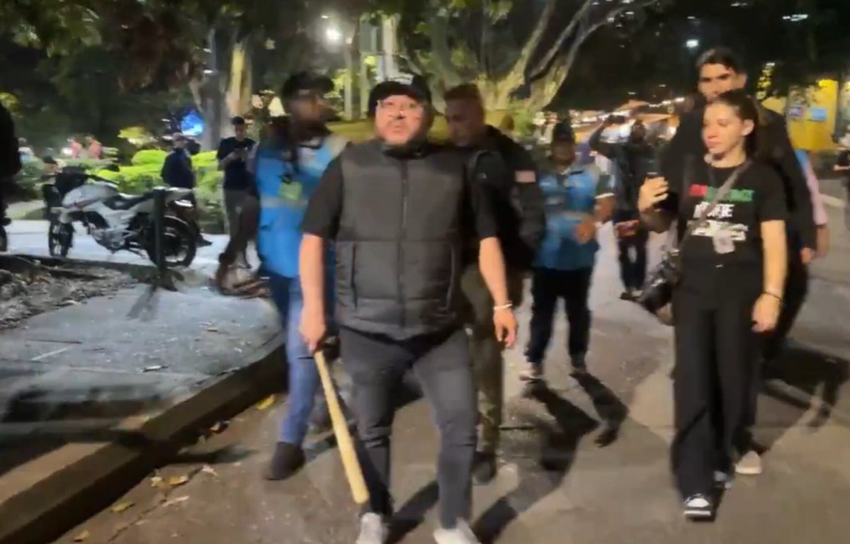 jpc292's tweet photo. @AndresGuryRod @PoliciaColombia @PoliciaMedellin @seguridadmed @AlcaldiadeMed Acá está el gamín, butifarra hijueputa https://t.co/BLg0LSMOcD