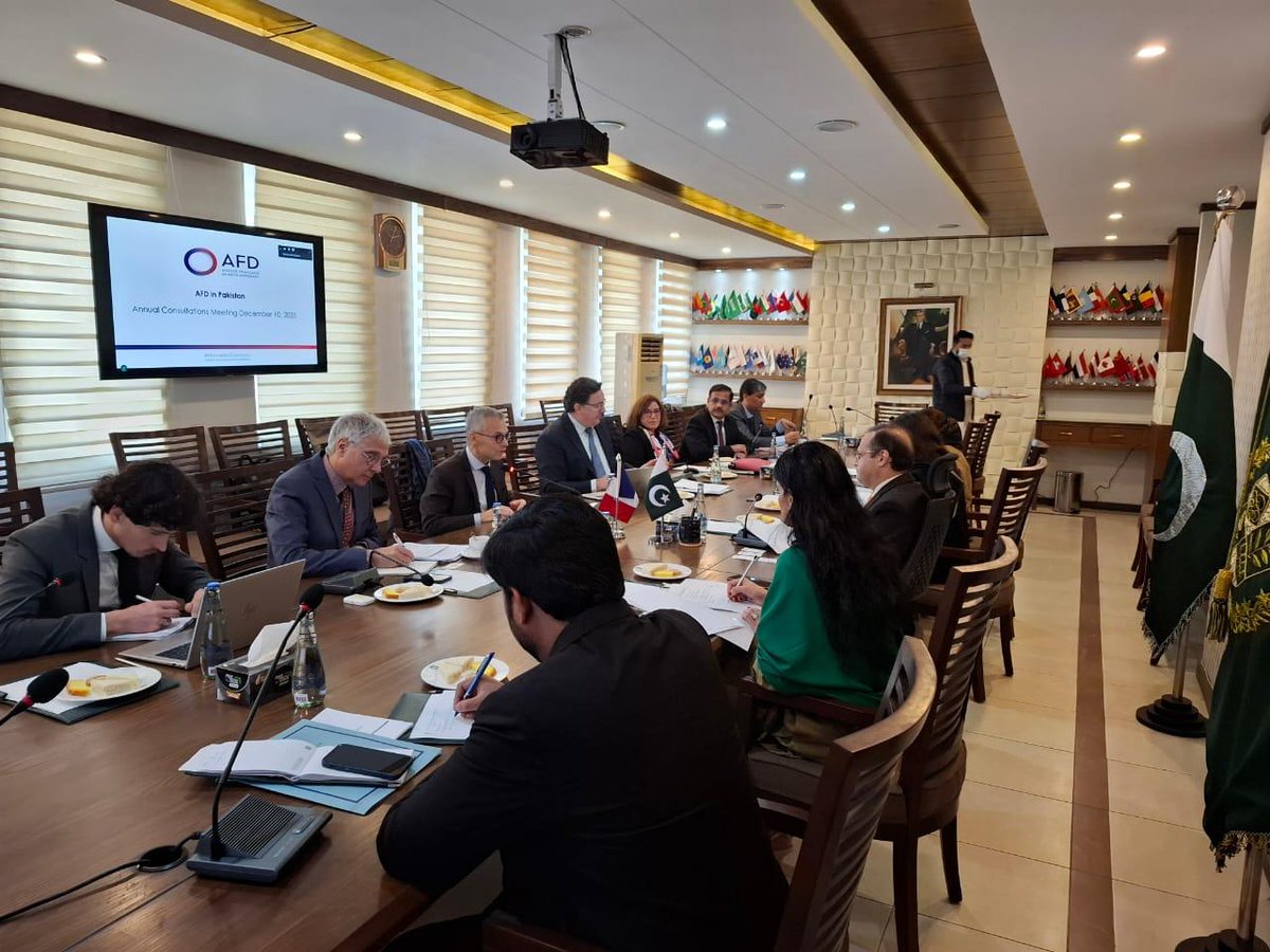🇵🇰🤝🇫🇷 As a key partner in South Asia, #Pakistan can count on our long-term commitment.
As we approach 20 years of cooperation, <a href="/cyrille_bellier/">Cyrille_BELLIER</a> has reaffirmed our support for climate resilience, access to water, &amp; heritage preservation.
<a href="/FranceinPak/">France in Pakistan 🇫🇷🇪🇺</a> <a href="/araluck/">Arabella Seebaluck</a> <a href="/francediplo_EN/">France Diplomacy 🇫🇷🇪🇺</a>