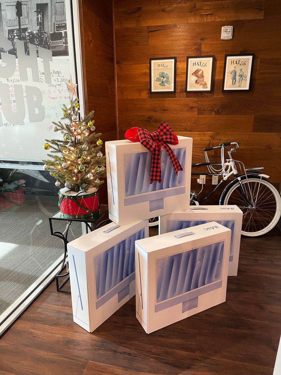 thinkdm2's tweet photo. All the Thinkdm2 elves made the nice list. 🎄

New computers are officially in, and productivity just hit warp speed — even Santa would be impressed. 🎅🖥️✨ https://t.co/aYsRxPCurO