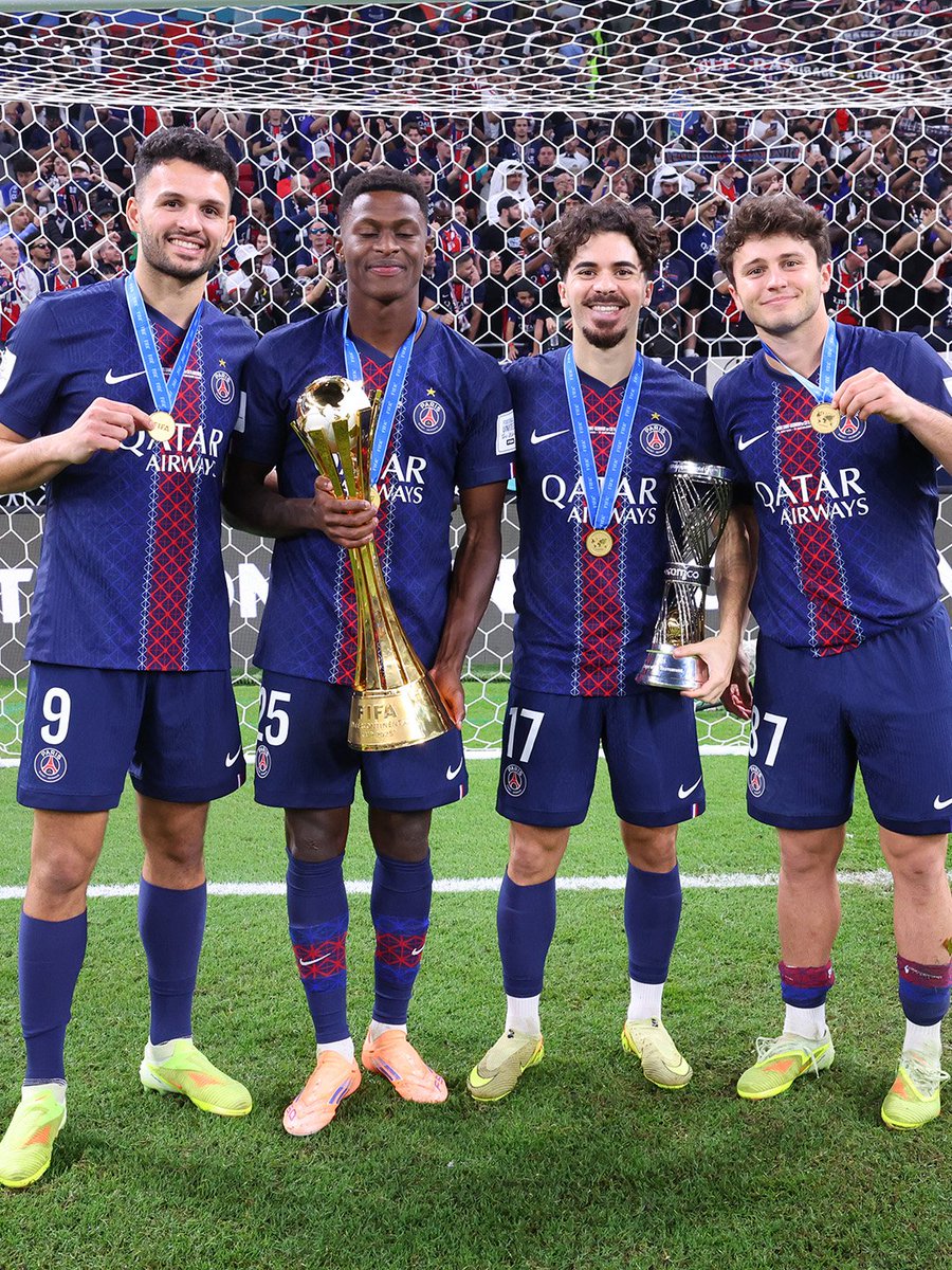 PSGbrasil's tweet photo. Tugas de Paris 🇵🇹🏆 https://t.co/Bu7i8iDRFr
