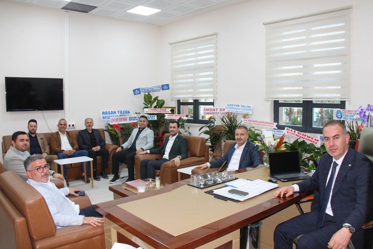 Yenişehir İlçe Millî Eğitim Müdürümüz, kıymetli kardeşimiz Ali Uçar’ı Şube Yönetimimizle birlikte makamında ziyaret ederek hayırlı olsun dileklerimizi ilettik.

Yıllar boyunca sendikamız bünyesinde büyük bir özveriyle aktif görevler üstlenen, duruşu ve mücadelesiyle her zaman