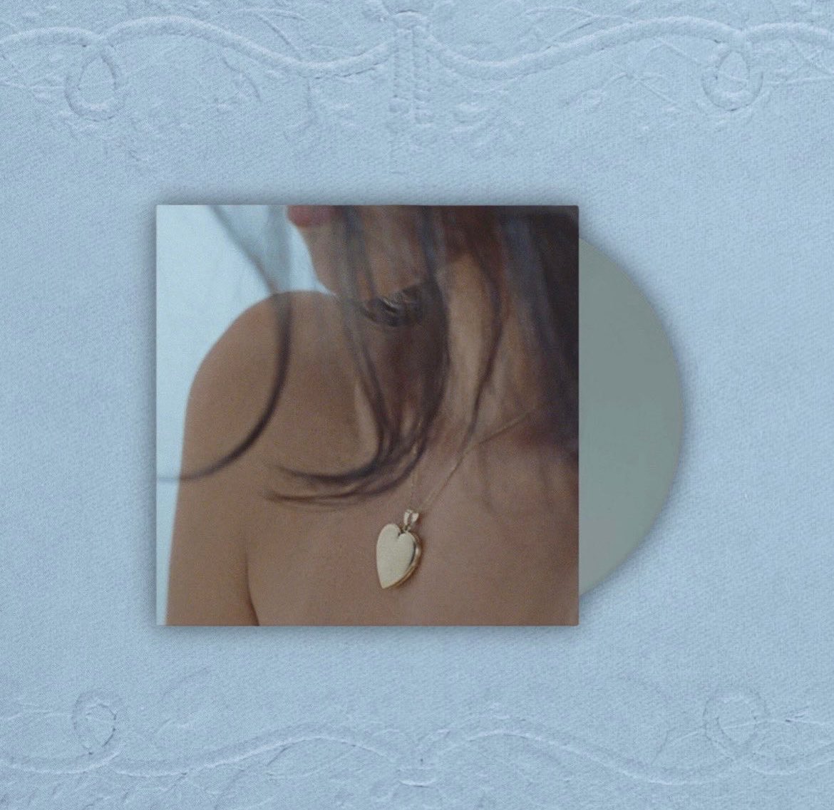 Madison Beer's alt vinyl cover (misty jade) for 'locket' has