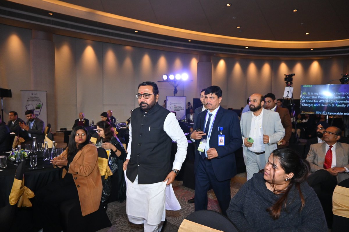 TV9Bharatvarsh's tweet photo. TV9 Network, in association with Visit Health, brought together leaders shaping healthier workplaces. An evening of meaningful conversations, shared insights, and well-deserved recognition for those putting people first. Glimpses from the event.
#TV9 #VisitHealth #HealthAndWellness #PeopleFirst #LeadershipMoments #TV9Network #Money9 | @getvisitapp