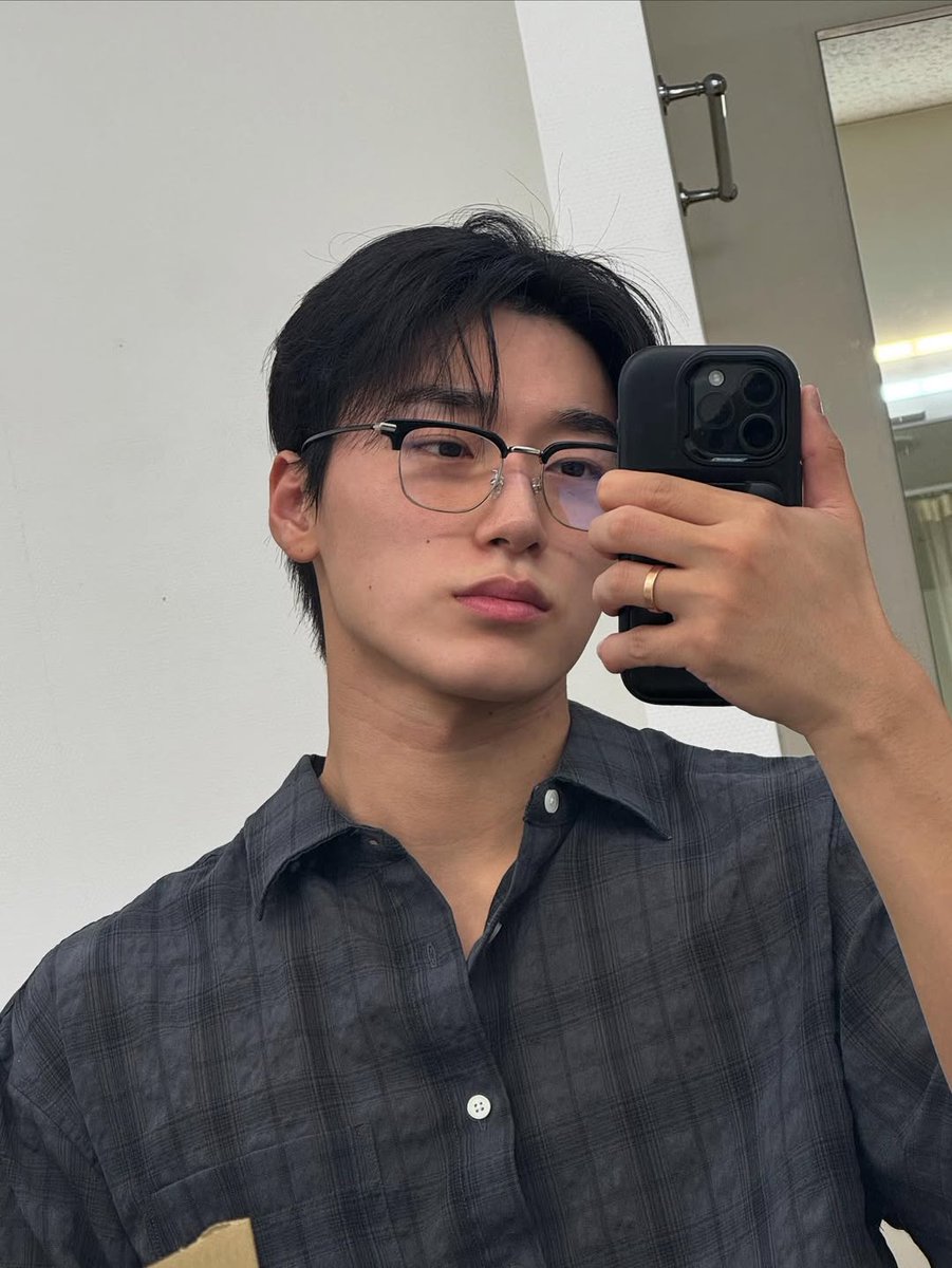 dailysanii's tweet image. ✰ | #CHOISAN #산 • #ATEEZ #에이티즈 | ✰