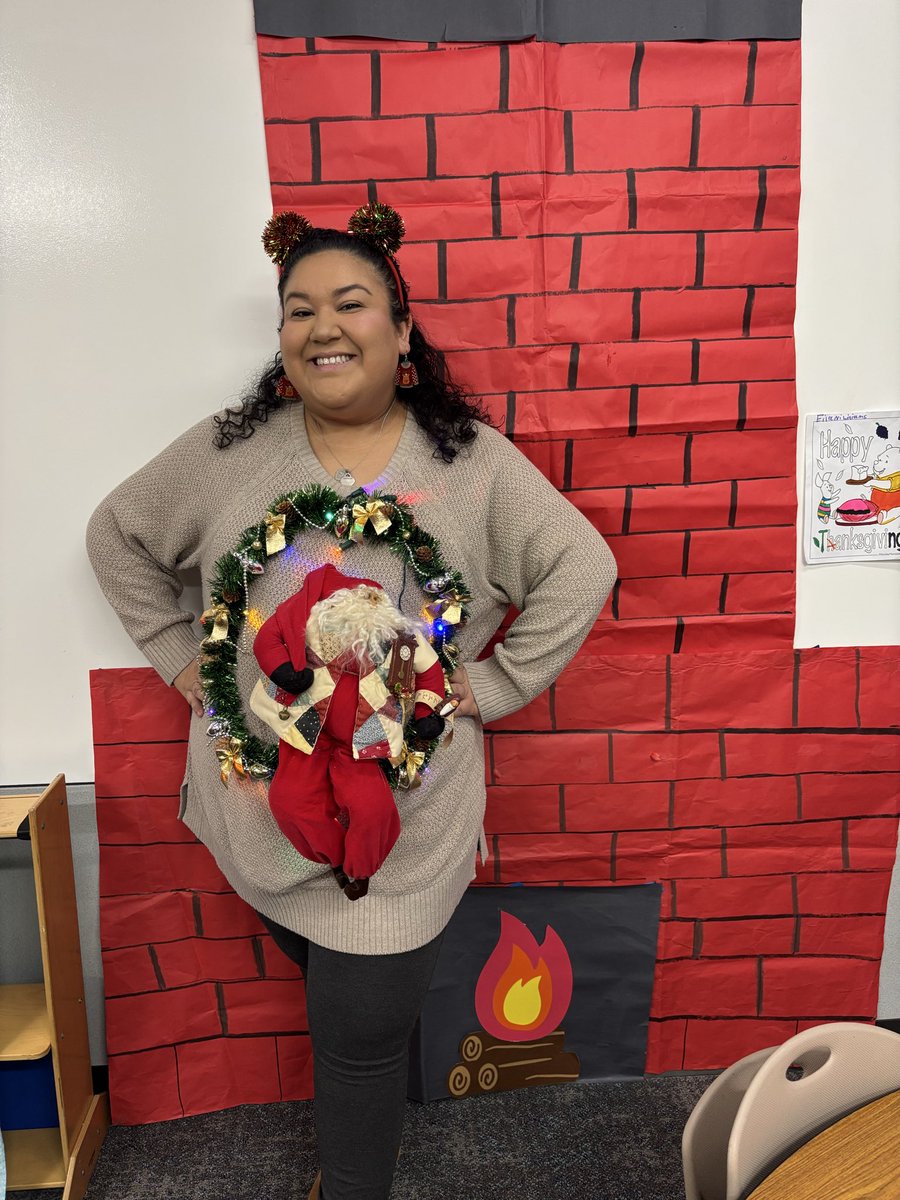 He sees you when you’re sleeping (and voting)! Tap the heart!!🩷🥰🥳👏🏼 <a href="/OLE_Leopards/">Leonard Elementary</a> #oleuglysweater25 #homemade #reigningchamp