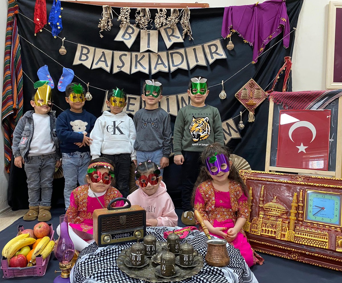 Balolukoo04's tweet photo. Ana sınıfı öğrencilerimizle Yerli Malı Haftası’nı yöresel kıyafetler ve kültürümüzü yansıtan sıcak bir ortam eşliğinde kutladık. Yerli üretimin önemini öğrenirken geleneklerimizi de tanımanın mutluluğunu yaşadık. 🇹🇷🌾 https://t.co/AFoUmAy7sN