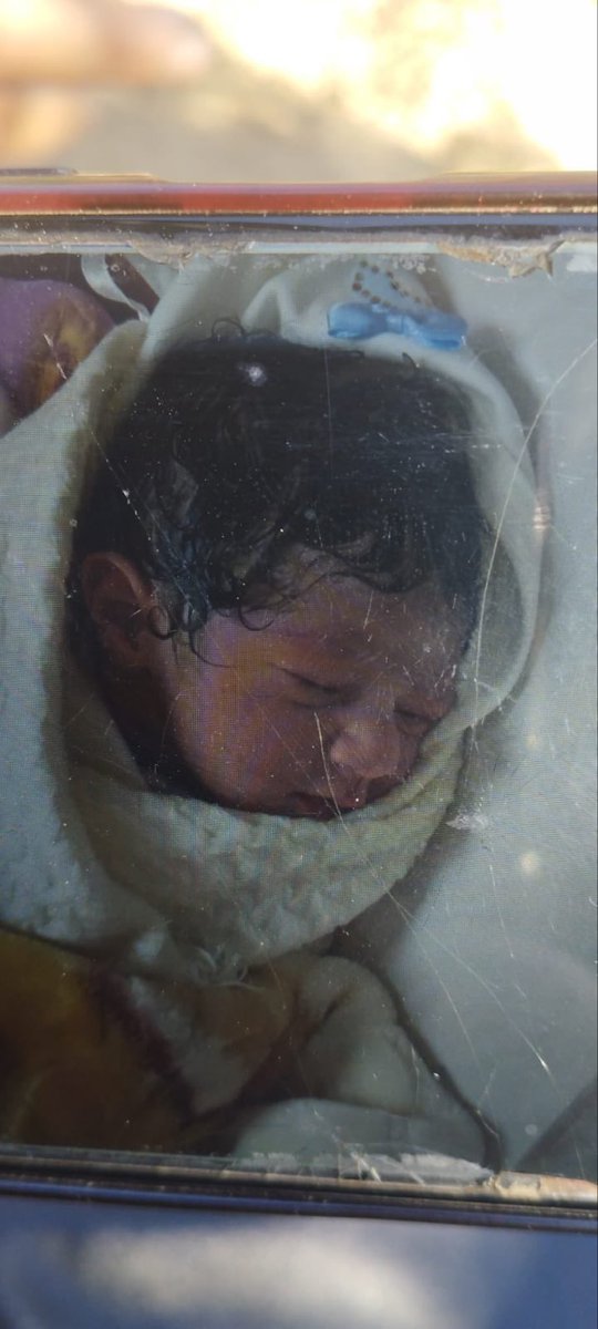 malikejder's tweet photo. Gazze'de bir bebek daha soğuktan donarak hayatını kaybetti..

29 günlük Said Asa'id Abdeen adlı bebek aşırı soğuktan öldü. 

Daha önce herhangi bir hastalığı yoktu. Dondurucu soğuklar kan pıhtılaşmasına ve kalbinin durmasına neden oldu. 

Babası Asa'id Abdeen (42), onu Nasser hastanesine götürdü ancak kurtarılamadı..