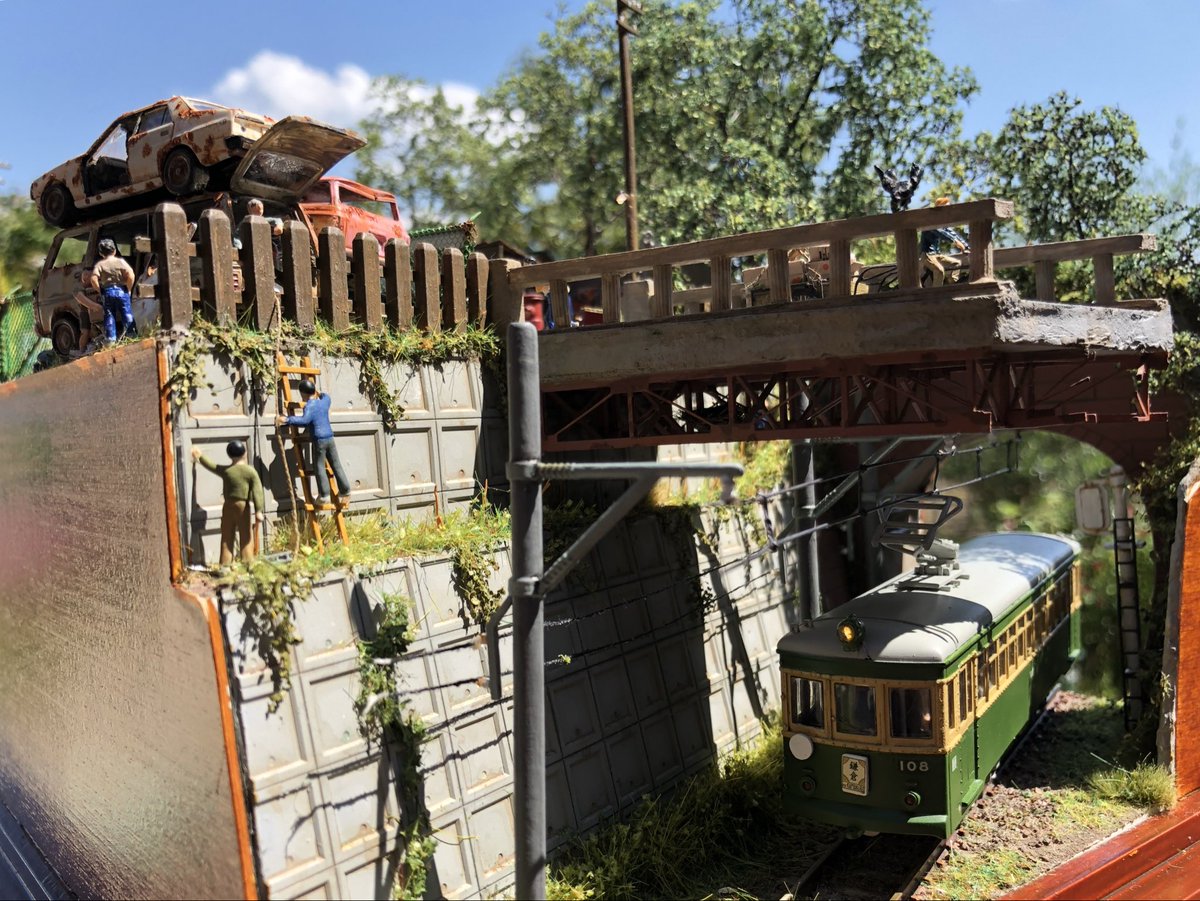 新年2日から展示する山梨県立科学館でのジオラマのメインテナンス。次の2作品『花火待つ』『僕たちの秘密基地へようこそ 』を点検終了しました同時にジオラマ制作過程説明用の小物もつくりました

#ジオラマ
#ミニチュア
#山梨県立科学館