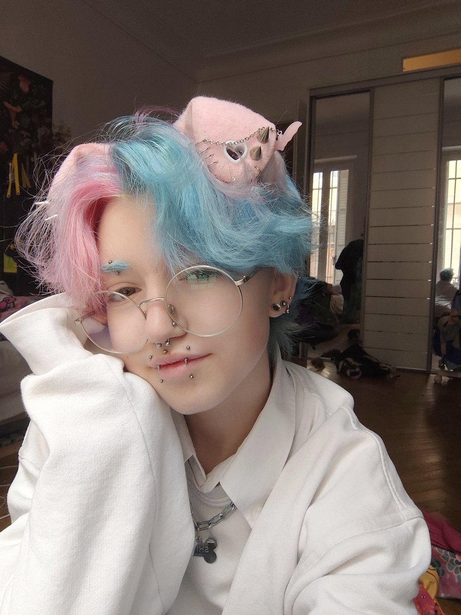 Pretty boy 🩷🪽