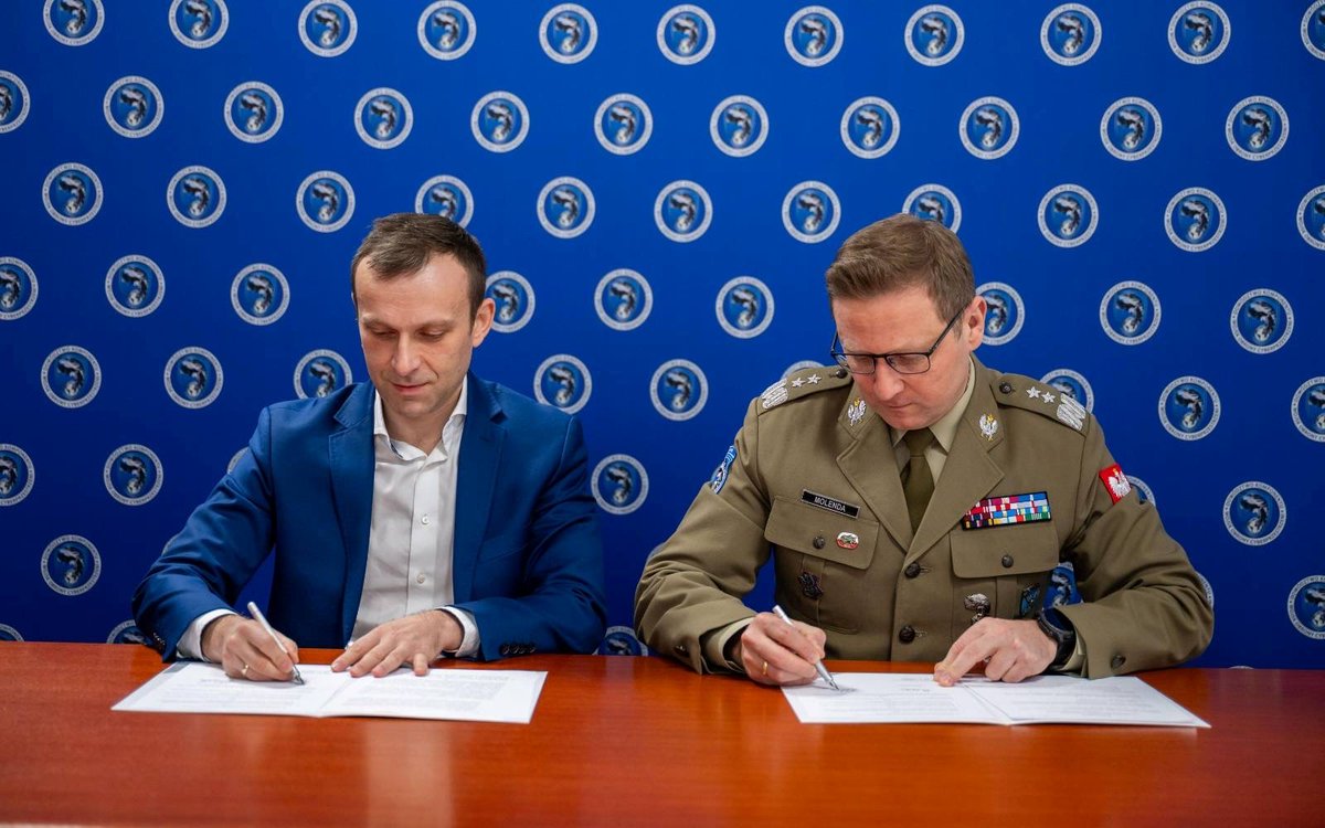 DataWalk tweet media